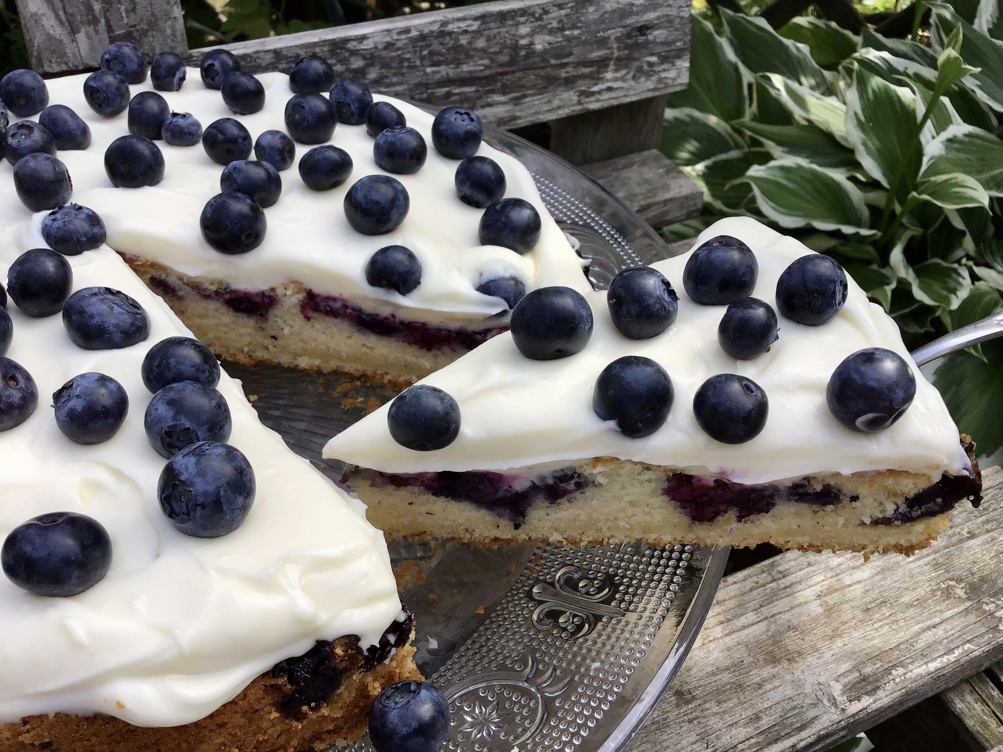 Blaubeerkuchen mit Frischkäse-Topping