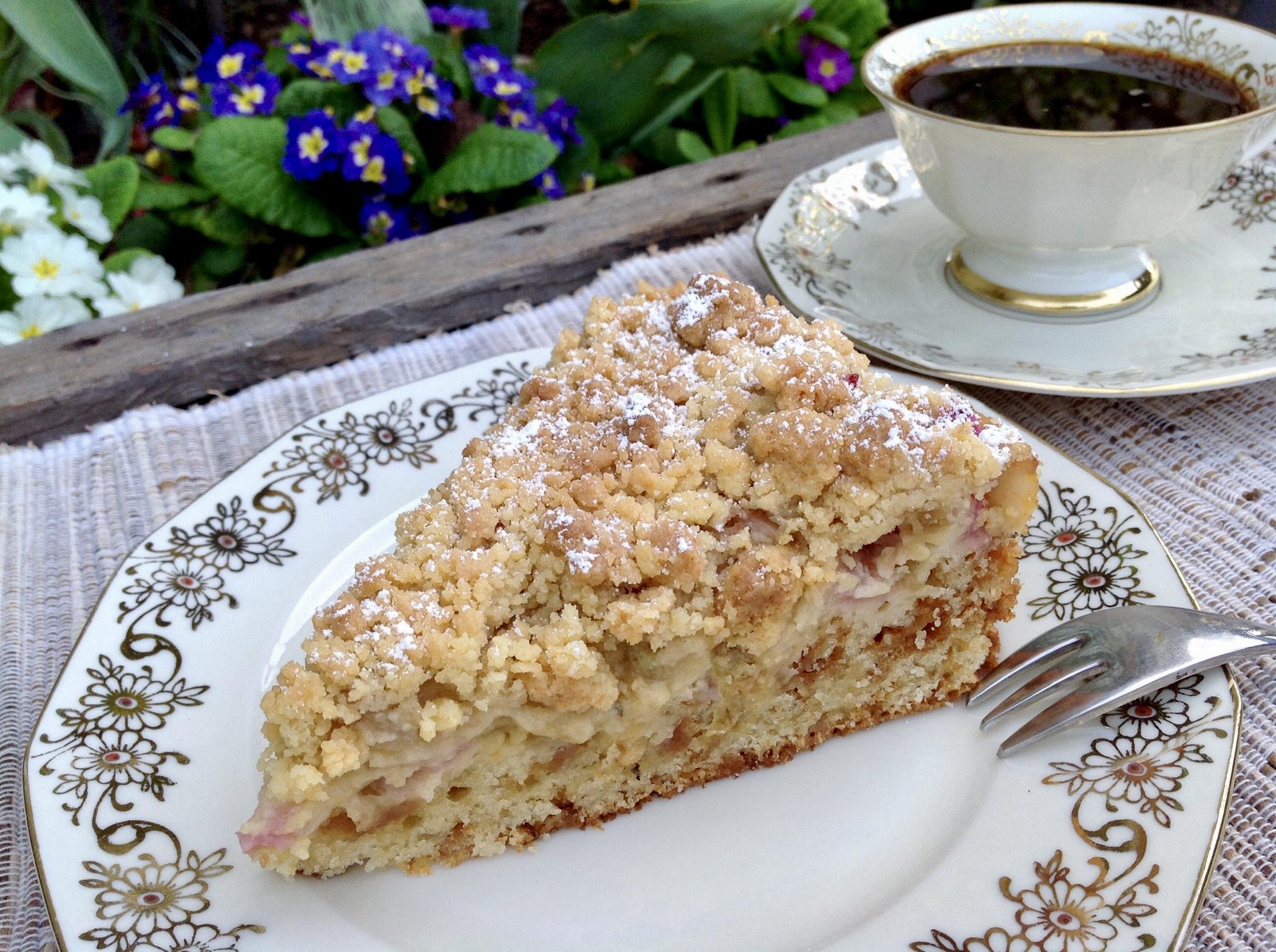 Rhabarberkuchen mit Amarettini