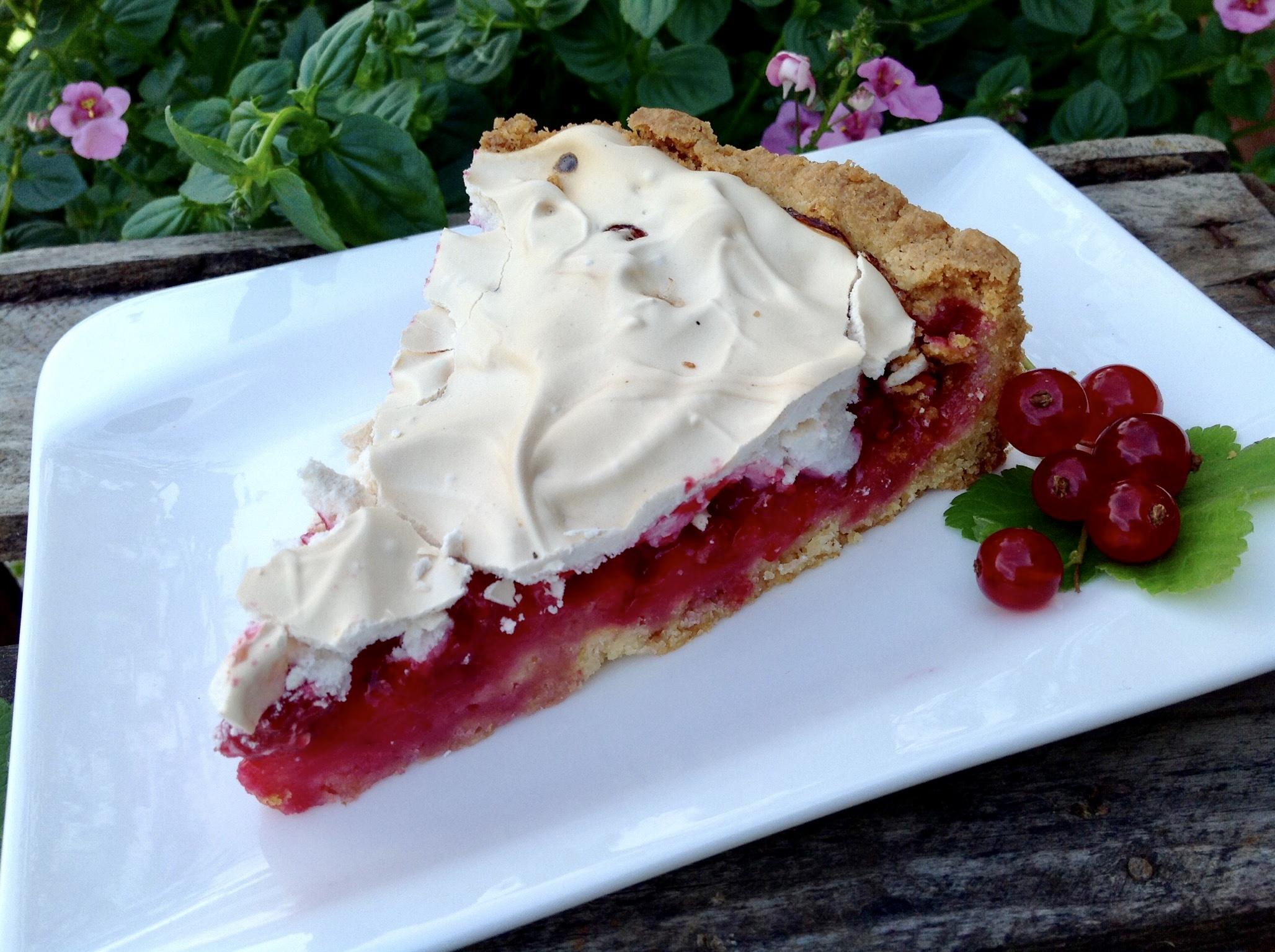 Johannisbeerkuchen mit Baiser