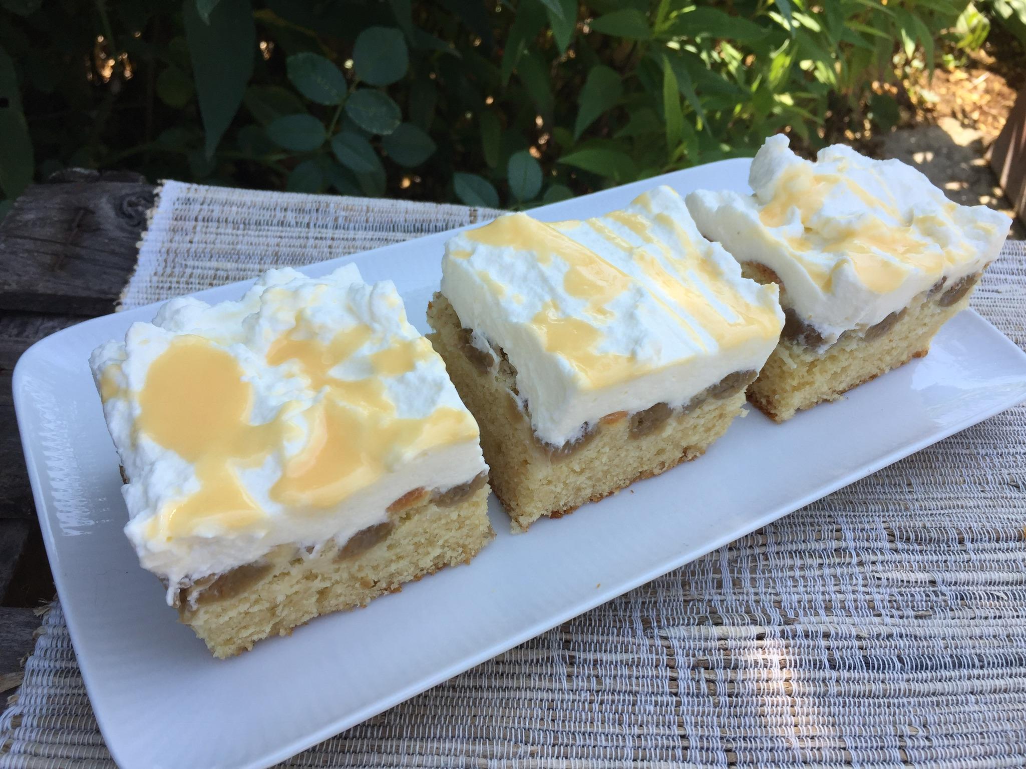 Stachelbeerkuchen mit Marzipan und Eierlikör