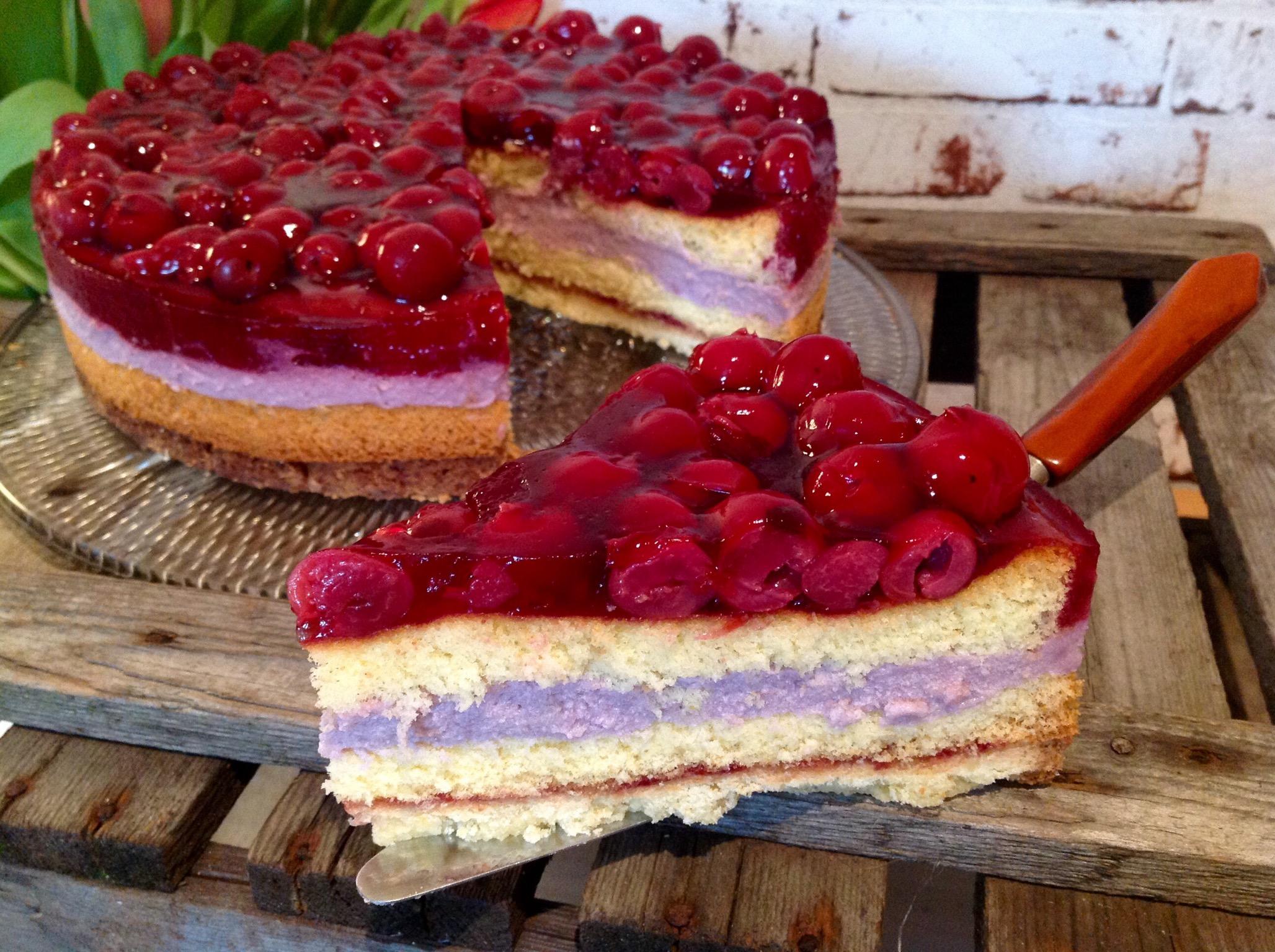 Kirschtorte mit Rotweincreme
